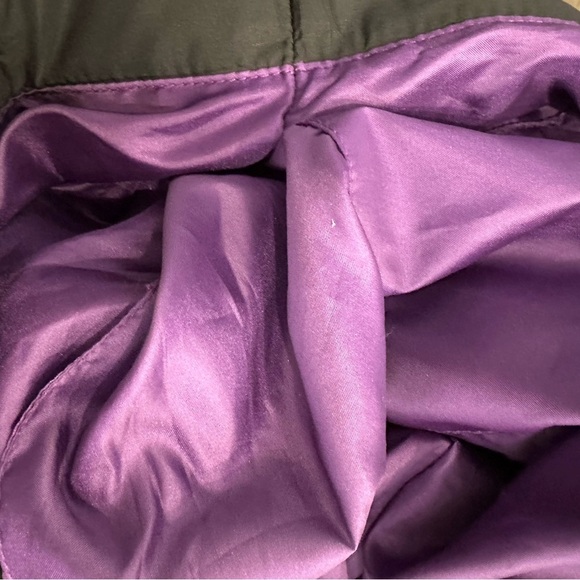 Vera Wang Black and Purple Tote Bag - Picture 5 of 9